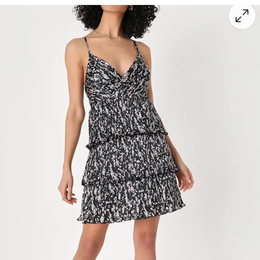 Lulu's Black and White Floral Tiered Mini Dress